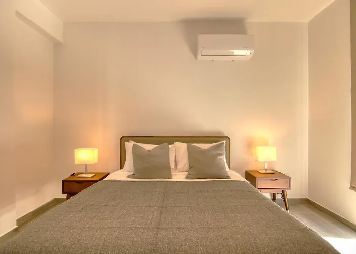 Phaedrus Living Coral Suites Bliss